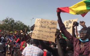 23 Juin 2021, manifestations croisées: Ci-gît le troisième mandat, même si Macky Sall n'a pas...