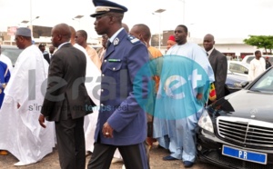 Macky Sall et son fils aîné Amadou à la Grande Mosquée de Dakar
