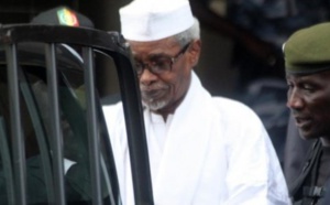 "Oui à la vaccination, non à la sortie de prison de Hissein Habré, condamné pour crimes contre l’humanité"(Association des victimes présumés)