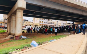 PHOTOS / Pont de Diamalaye: Un camion sans frein dérape et se renverse
