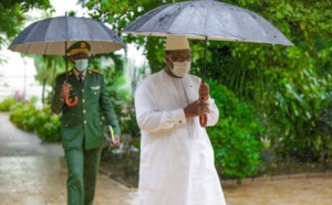 En images: Macky Sall, au Palais, sous la pluie avec...