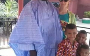 En image: Le nouvel homme fort de Guinée, Mamadou Doumbouya, son épouse et ses enfants