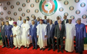 Guinée: Les présidents négocient à huis-clos l'exil d'Alpha Condé
