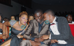 Titi, Fallou Dieng et Wally Seck en pleine discussion