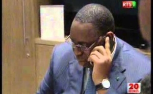 [Vidéo] Macky sall appelle les lions du football devant les caméras. « Oui, capitaine ça va ?  »
