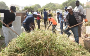 Désherbage du cimetière Saint Lazare: Barthélémy Dias au cœur de l'action (images)