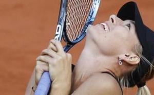 Roland Garros : Quand les peoples s’embrassent, se lâchent… et se curent le nez (photos)