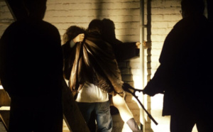 Une adolescente de 15 ans ivre, violée par 11 hommes dans un parc