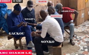 Incitant la jeunesse à résister: Les opposants fuient et se réfugient dans une maison ( Vidéo )