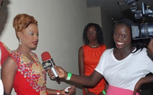 La danseuse Mbathio Ndiaye devant la caméra de Walf Tv