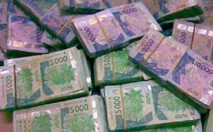Transfert illégal de devises: Des Mauritaniens arrêtés avec une valeur équivalant à deux milliards FCfa, à l'Aibd