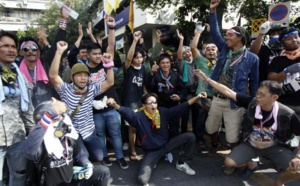 Thaïlande: la police laisse les manifestants entrer dans le siège du gouvernement