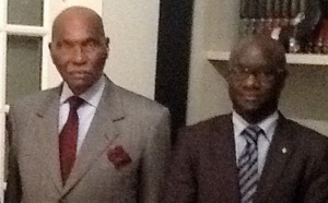 Un élu d`arrondissement rencontre le président du Sénégal Abdoulaye Wade lors de son séjour à Paris
