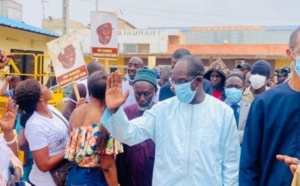 2e jour de campagne - Fann/Point-E/ Amitié et Fass / Gueule Tapée / Colobane: Abdoulaye Diouf Sarr communie avec les populations