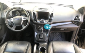 2015 Ford Escape Titanium, full option, panoramic sunroof, 4 Cylinders  ( A VENDRE )