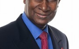 Abdou Diouf annonce sa retraite 