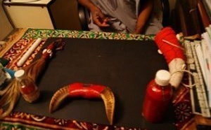 Un proche de Macky et son « cumukaay » (Ndlr : arsenal mystique)