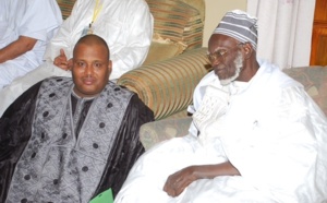 Ameth Saloum Dieng assis aux côtés de Serigne Mountakha Bassirou Mbacké