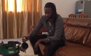 Carlou D fait son thé !