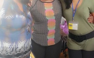Mado de la Tfm avec des Malgaches à la foire de Dakar