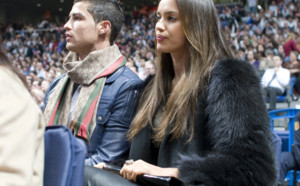 Cristiano Ronaldo et Lionel Messi utilisent leurs copines comme une muraille…mdrrr!!