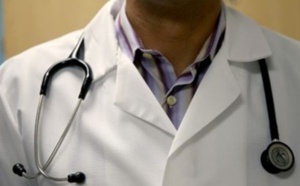 Deux ans après sa libération: Le faux médecin retourne encore en prison
