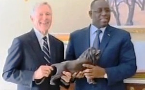 Le secrétaire américain à la Marine visite le Sénégal