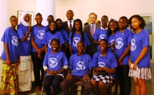 L’Ambassadeur accueille le Ministre de l’Education et les étudiants du programme YES