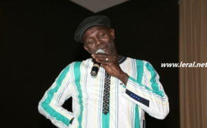 Gallo Thiello dans de sales draps