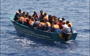 Vidéo+Texte: Des membres de la garde civile espagnole tirent sur des immigrés africains et les insultent