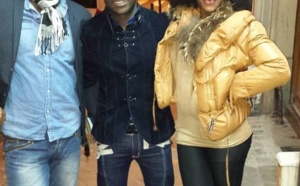 Salam Diallo en compagnie de Bour Guéwel et Mamy La Jolie dans les rues de Paris 