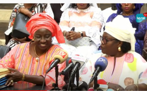 Parrainage : La Coalition Macky 2012 remet 10.000 signatures à Aminata Touré