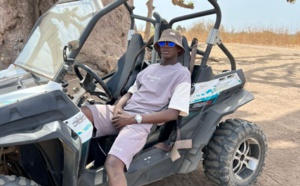 Jaaw Ketchup se la coule douce dans sa suite à l'hôtel 5 étoiles Palm Beach après son séjour au Qatar