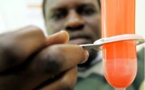 Un Sénégalais invente le préservatif du futur : il le présente en Suisse