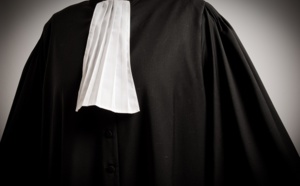 Un des avocats de Karim Wade cité dans une sombre affaire