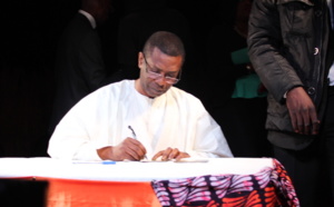Vidéo-Youssou Ndour explique le concept de son nouvel album "Fatteliku"