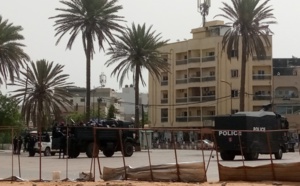 La police "bunkérise" la Place de la Nation, pour empêcher le rassemblement de Yewwi-Wallu