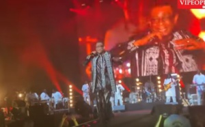 Paris Bercy : Youssou Ndour, en super forme, a ravi le grand public de la salle Accor Arena