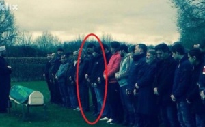 [Photos] Zlatan Ibrahimovic enterre son frère selon le rite funéraire musulman