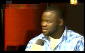Vidéo: Eumeu Sène trouve que tout est bon chez Yahya Jammeh « Il est humble, et il m’a donné a manger » Regardez