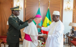 Nonce apostolique, envoyé permanent du pontife romain fait ses adieux au Président Macky Sall : il a été élevé commandeur dans l'ordre national du Lion
