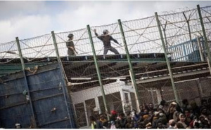 Massacre de migrants : Le Chef de la Commission de l’Union africaine dénonce une mafia de trafiquants d’êtres humains