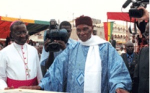 Le Cardinal Adrien Sarr devant Wade : "Le dialogue est la seule condition pour l’instauration de la paix au Sénégal"