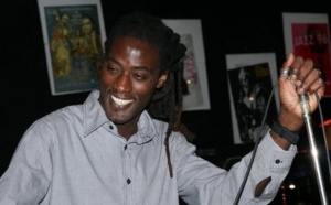 Mame Goor Diazaka massacre la langue de Molière – « Il faut applaudisser les musiciens »