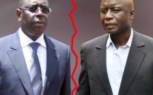 Idrissa Seck et les "dames de compagnie" du couple "Faye-Sall"