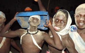 «Tajabone, Tousngueul (khôl), bol renversé, tiéré… » : Ces traditions perdues de la Tamkharite