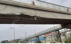 Un camion heurte la passerelle de Colobane et occasionne d'importants dégâts (Photos)