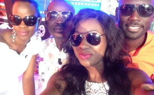 L'équipe de Yewuleen en mode "lunettes de soleil" 