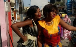 La ravissante Amina Niang pose avec sa copine