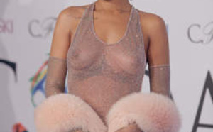 Rihanna n'a plus rien à cacher